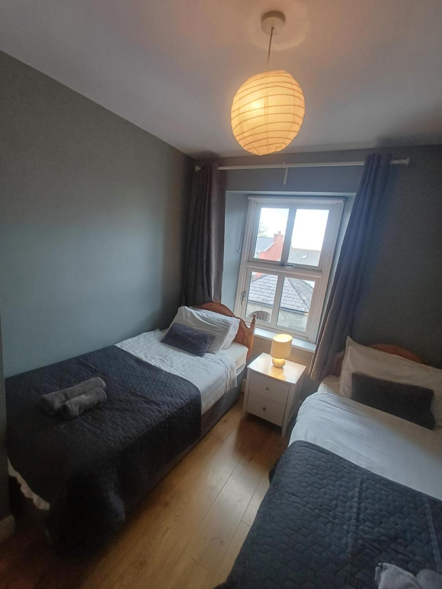 Clonbur House - Two Bedroom Village Apartment Galway Eksteriør billede