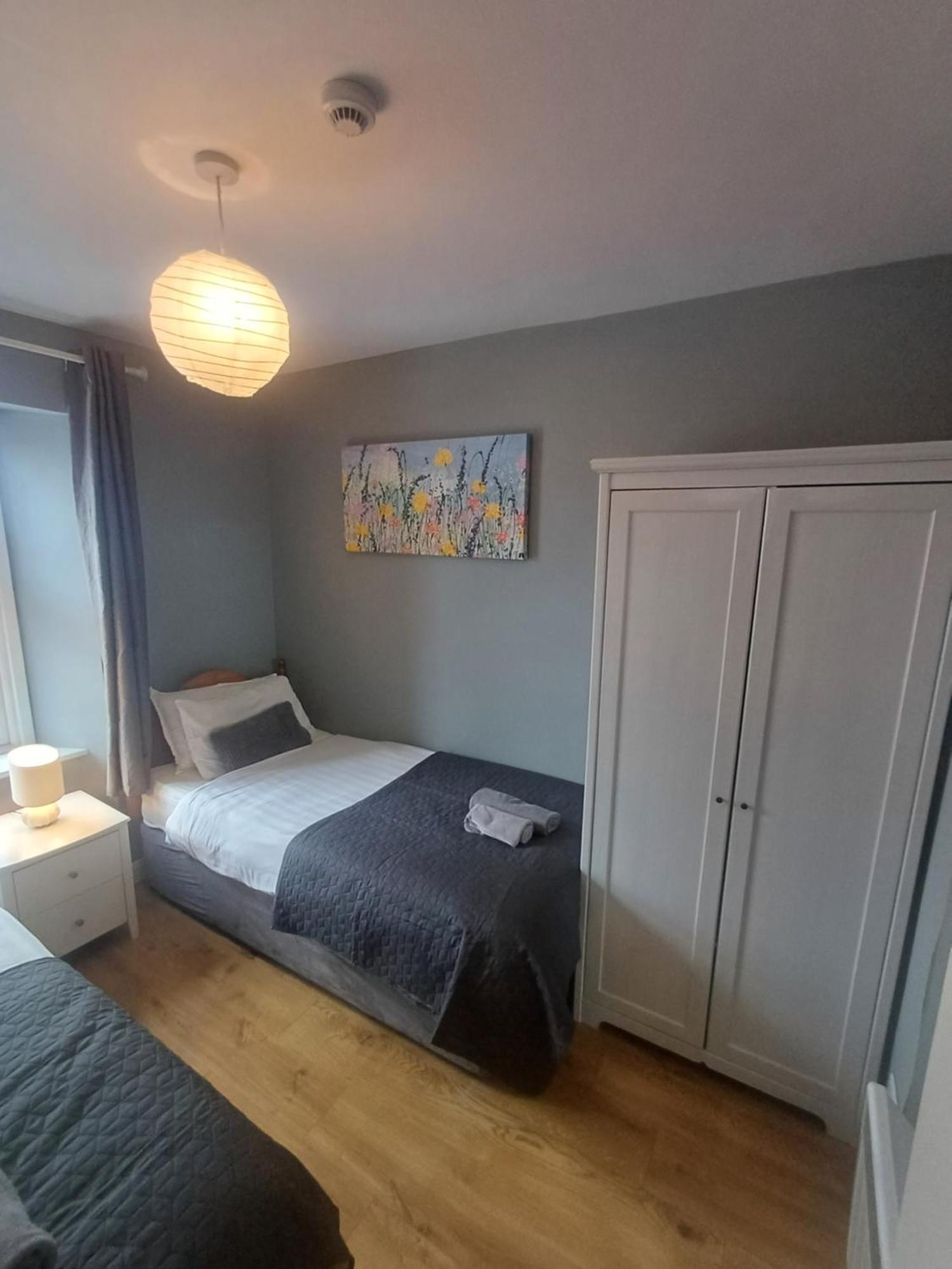 Clonbur House - Two Bedroom Village Apartment Galway Eksteriør billede