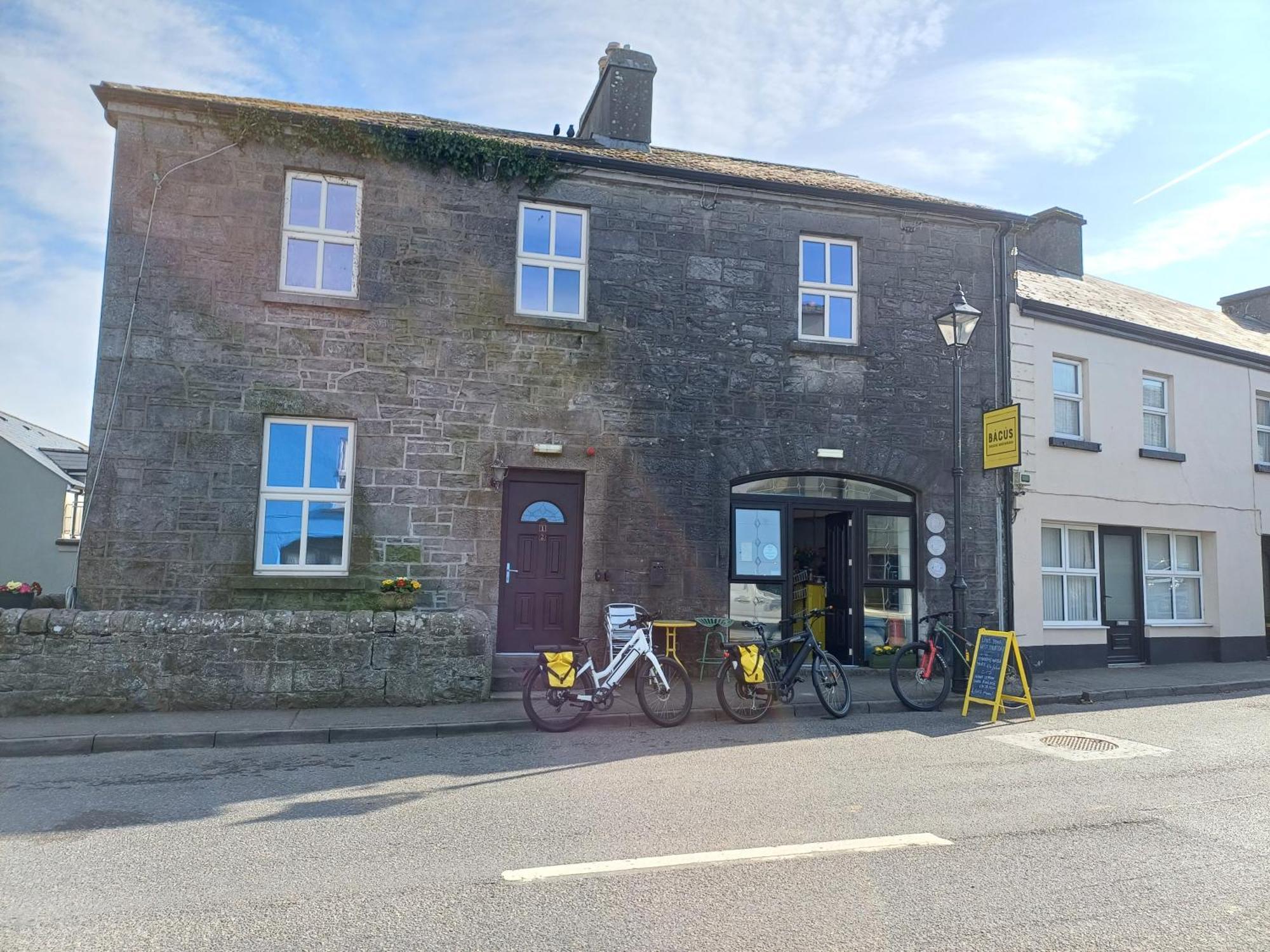 Clonbur House - Two Bedroom Village Apartment Galway Eksteriør billede