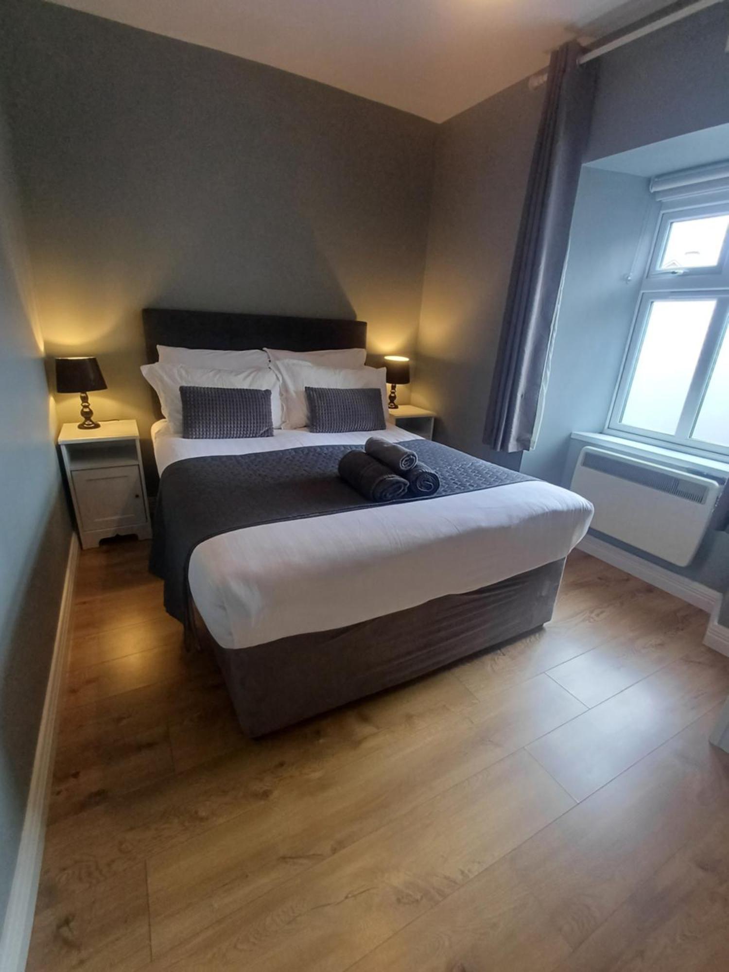 Clonbur House - Two Bedroom Village Apartment Galway Eksteriør billede
